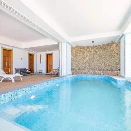 Luxury W Stunning Sea Views Marina Villa *