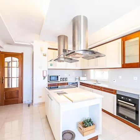 Luxury W Stunning Sea Views Marina