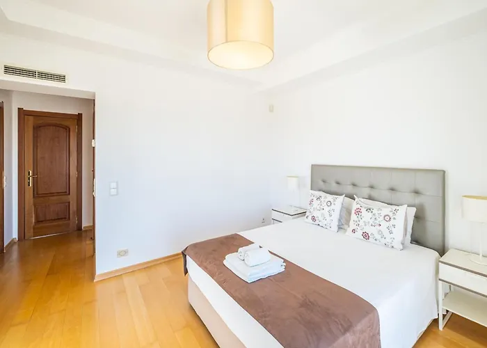 Luxury W Stunning Sea Views Marina